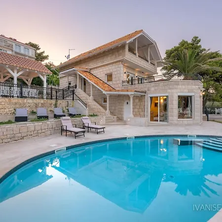Villa Azura Brac Villa *