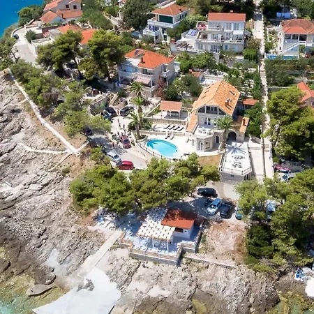 Villa Azura Brac Villa *