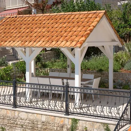 Villa Azura Brac Villa